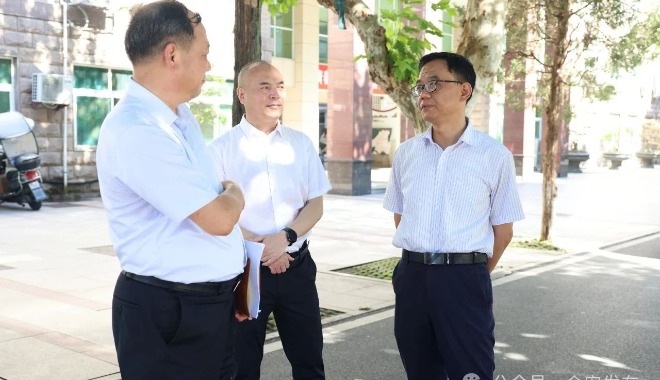 王红赴毛坦厂镇开展调研