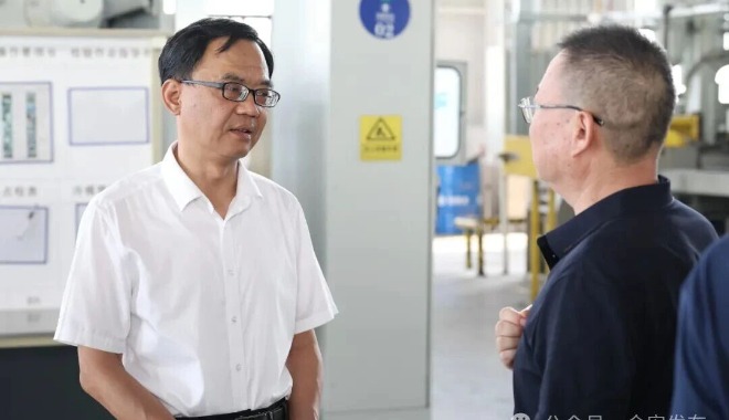 王红赴双河镇开展调研