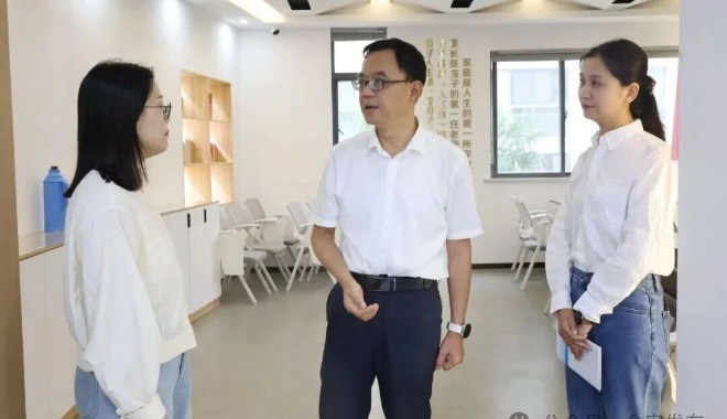 王红赴三里桥街道开展调研