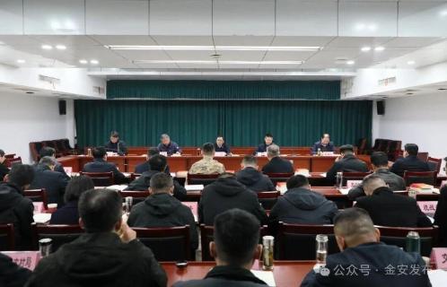 王红主持召开区委理论学习中心组学习会