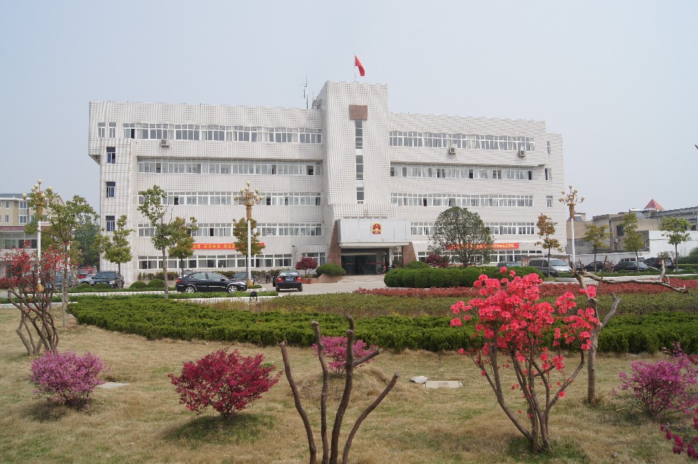 6.春天里的镇政府办公区.JPG